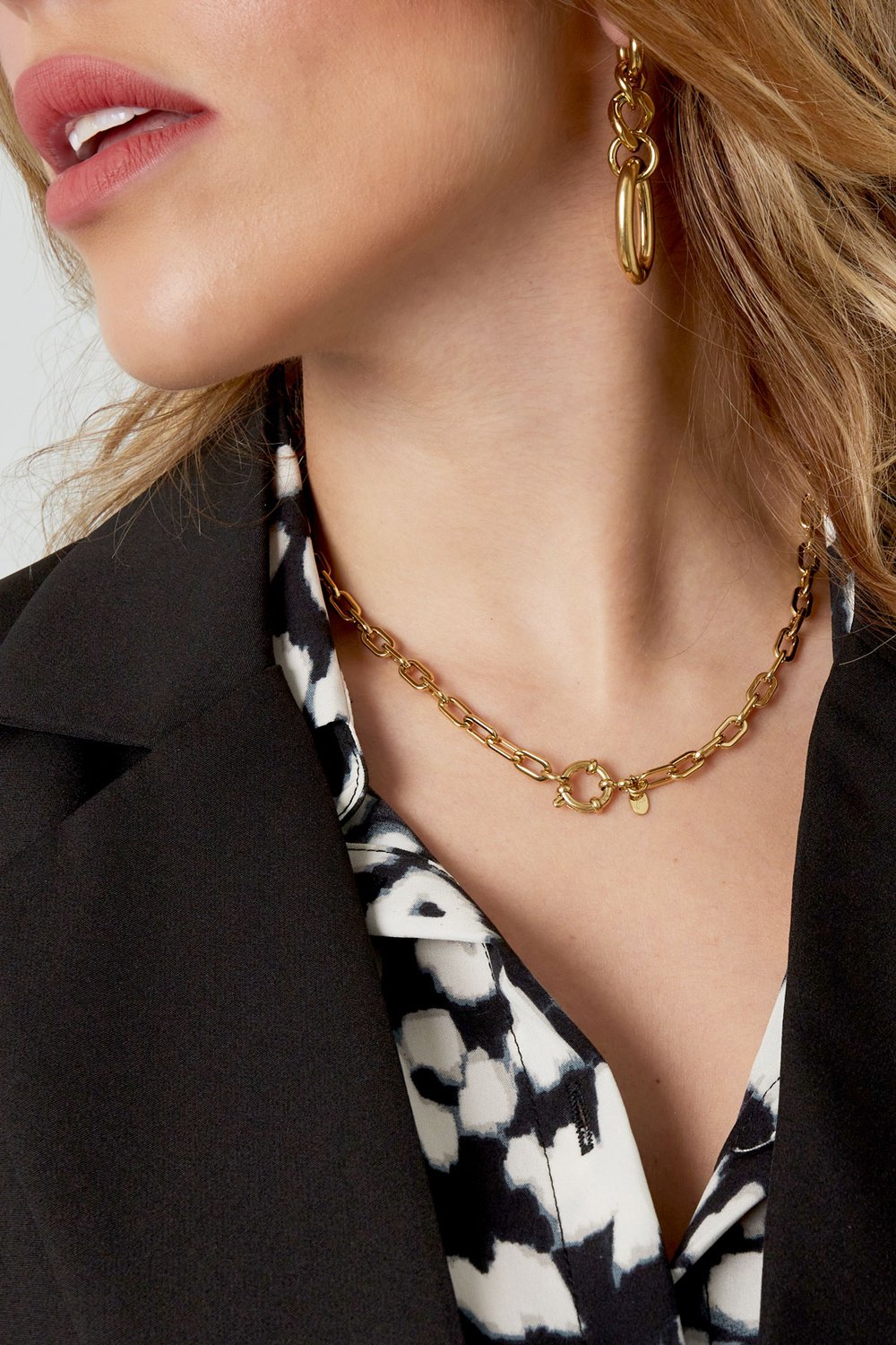 necklace basic links round closure h5Picture3